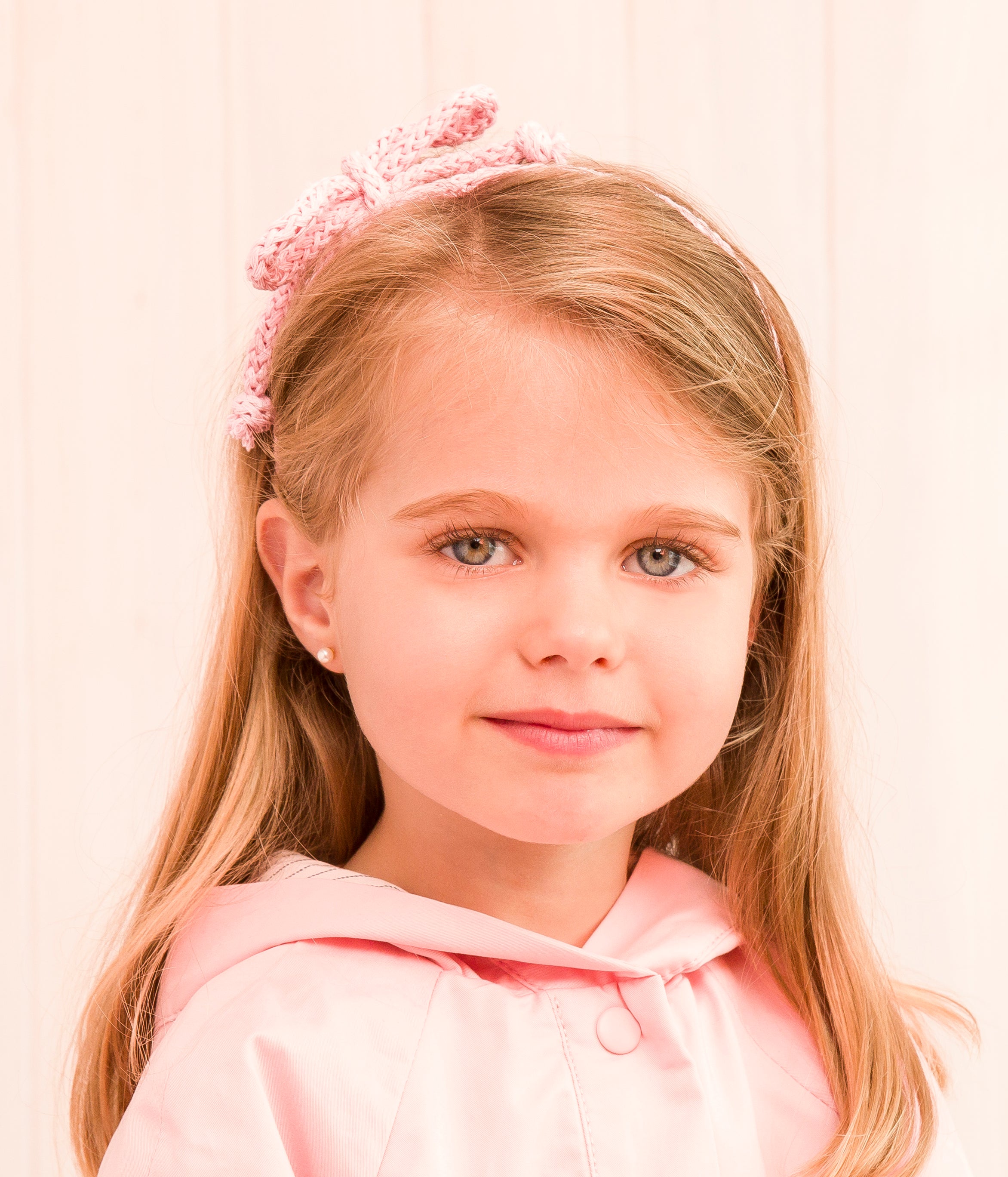 Long braided cotton hair cord for girls in White; soft texture and elegant braided design, made in Spain and shipped from Switzerland.