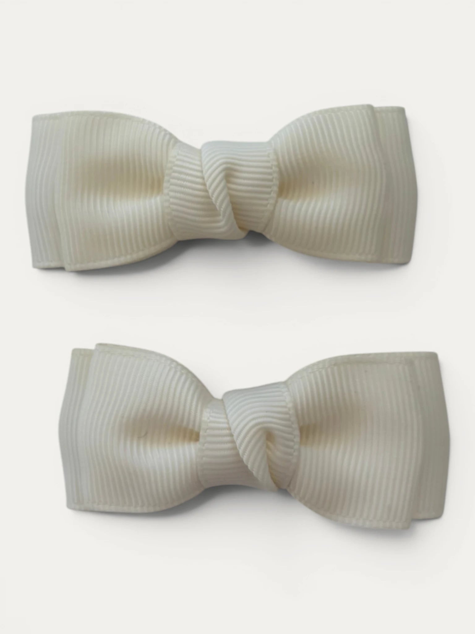 Cream grosgrain bow hair clip for girls