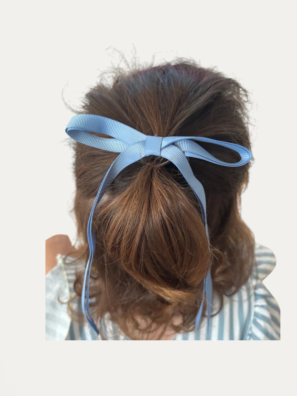 Classic long grosgrain bow clip for girls in Blue Moss; deep muted tone, elegant silhouette, made in Spain and shipped from Switzerland.